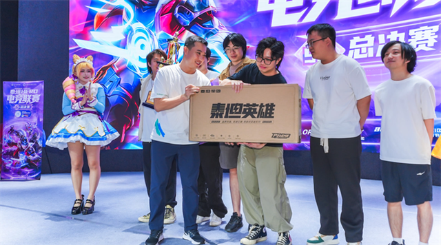 泰坦军团2024线下粉丝电竞嘉年华：英雄之战联盟荣耀精彩全记录！(图9)