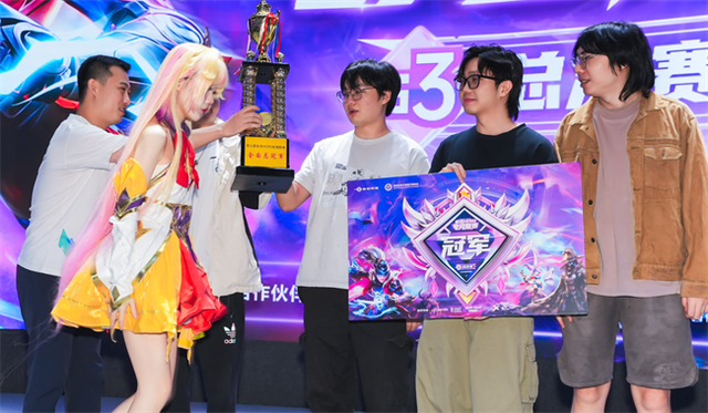 泰坦军团2024线下粉丝电竞嘉年华：英雄之战联盟荣耀精彩全记录！(图8)
