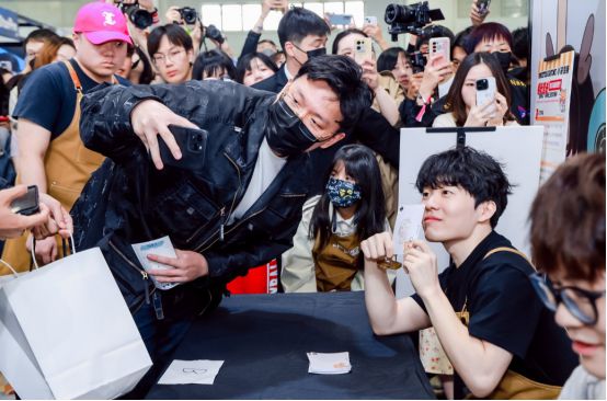 IM电竞：电竞牵手漫展打通线上线下商业化的新尝试(图2)