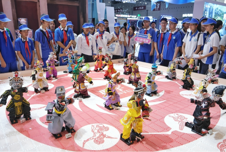 新城市志｜“中国文化产业第一展”何以吸引