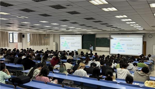 IM电竞：助力电竞教育拓宽就业赛道：比心高校水友赛圆满落幕(图4)