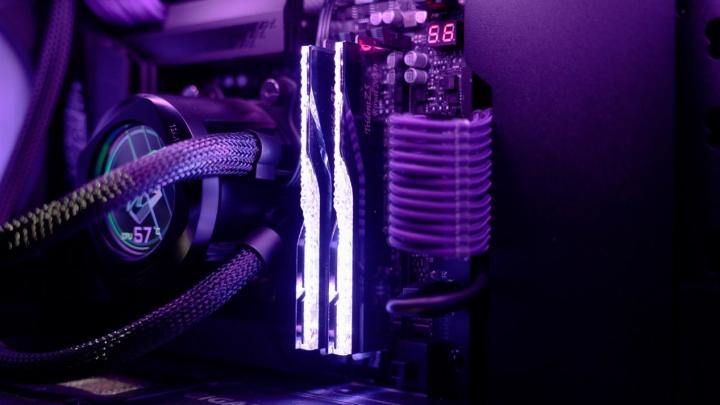 硬核性能！技嘉AORUS为PCL赛事解说RASH悲喜定制电竞MOD主机(图6)