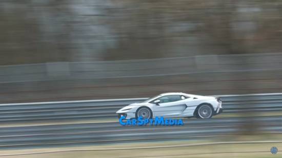 IM电竞：兰博基尼Temerario超跑现身纽北赛道：907马力、零百加速27秒(图2)