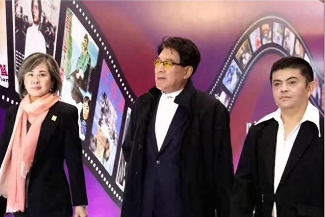 童星方超现状：2岁成名18岁因长得太矮没学上47岁单身长这样(图3)