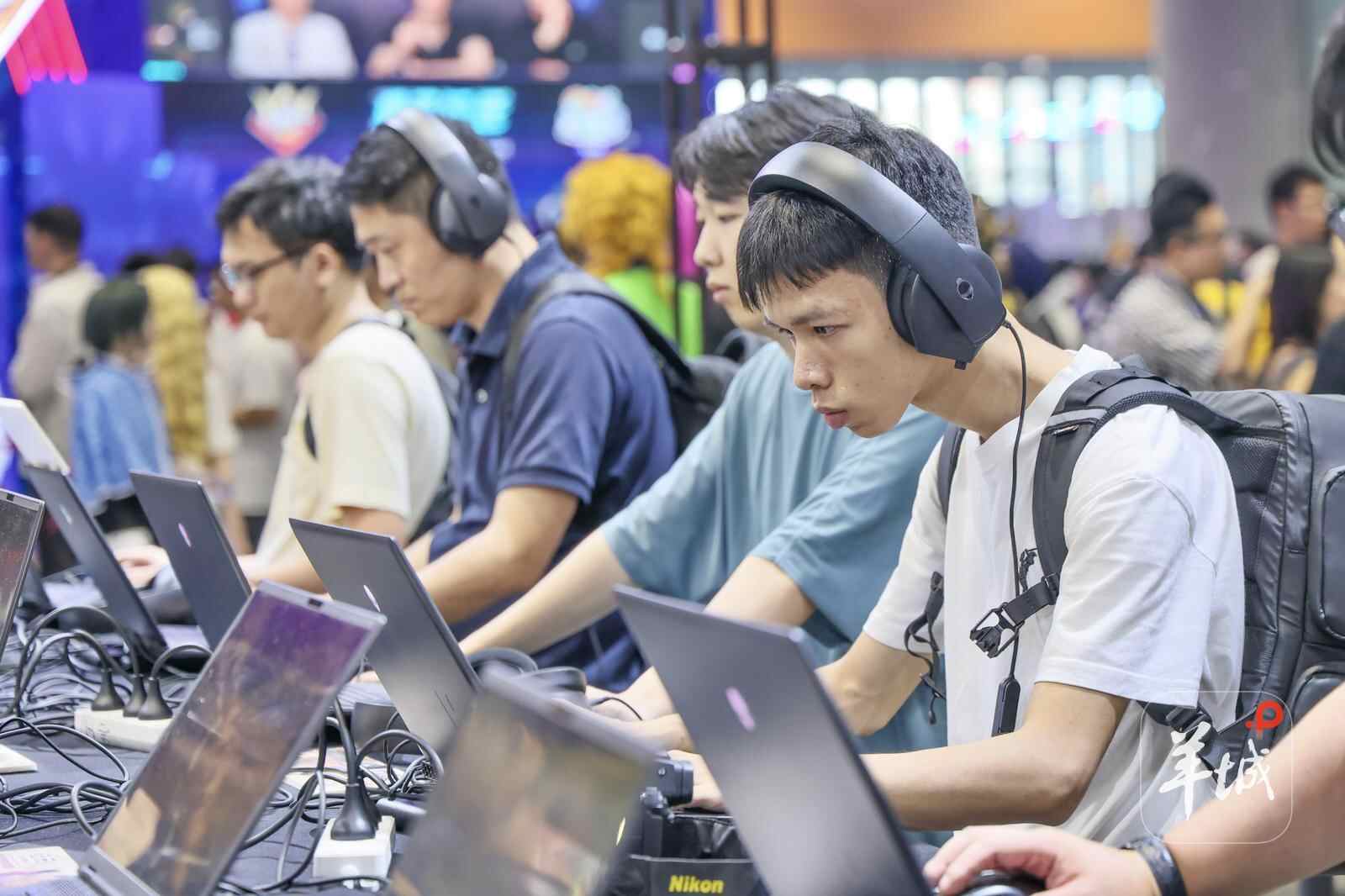 从赛场到职场广东电竞人才培养“玩”出新花