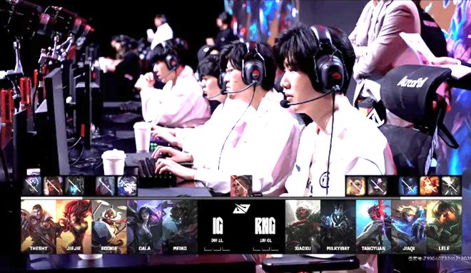 让一追三iG击溃RNG拿下电竞春晚！网友：iG操作更胜一筹(图3)