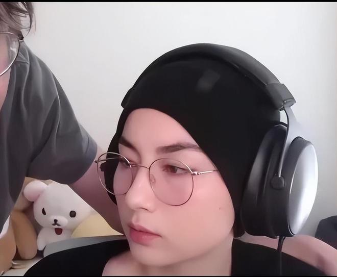 电竞冠军TenZ为癌症女友放弃事业出钱照顾女方病好绿他分手！(图5)