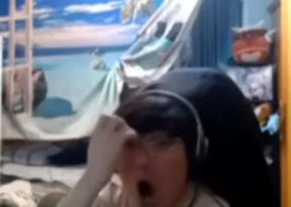 IM电竞：Beryl被吓坏了不敢相信LPL打比赛要坐飞机在韩国最多只要坐车(图4)