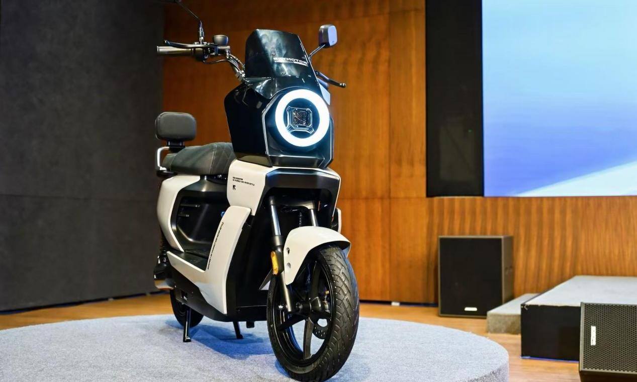 马年春晚「AI含量」创新高：机器人组团登场AI硬科技取代互联网成为C位(图8)